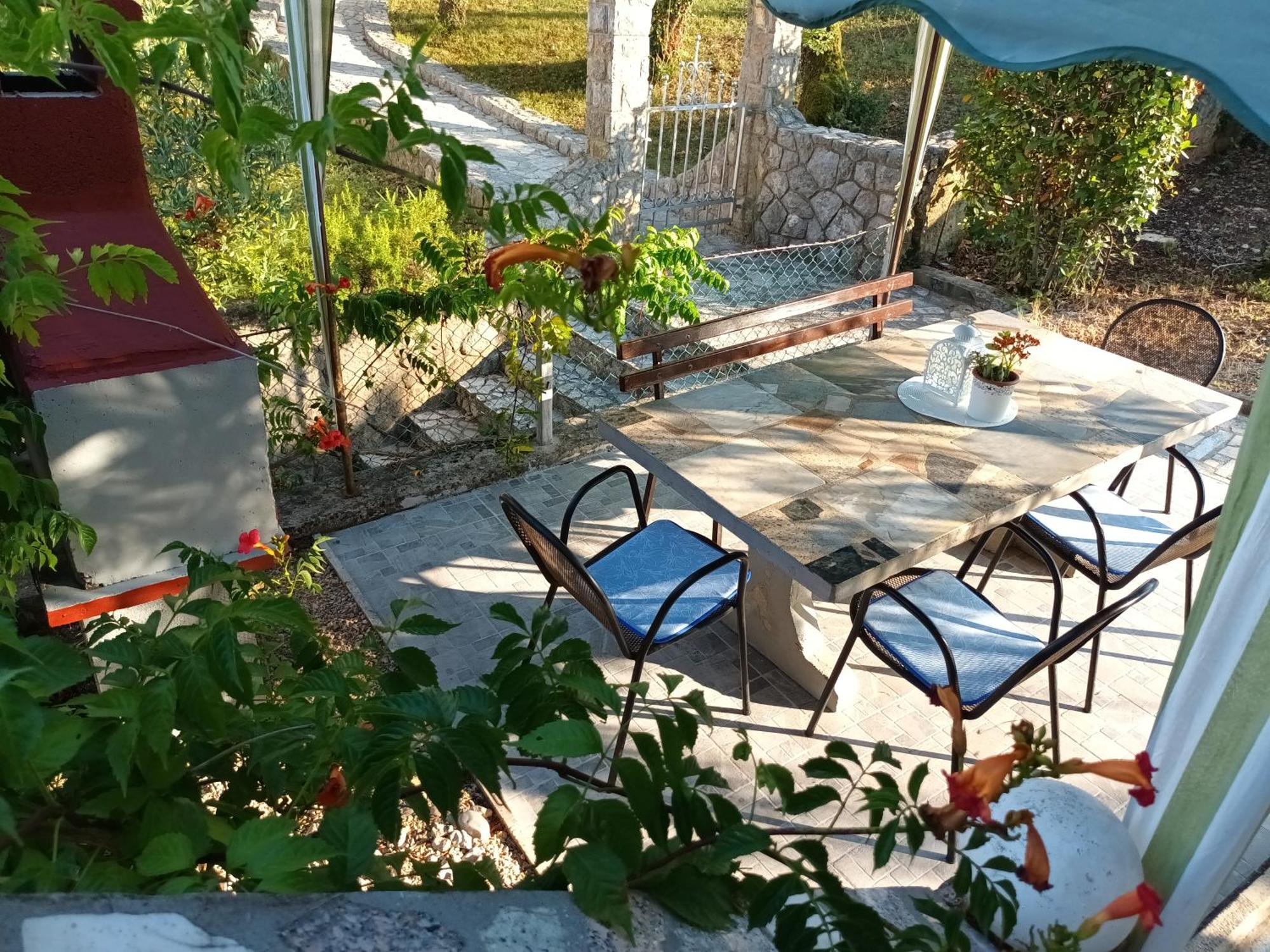 Dora And Tonka Krk Apartament Porat (Krk)